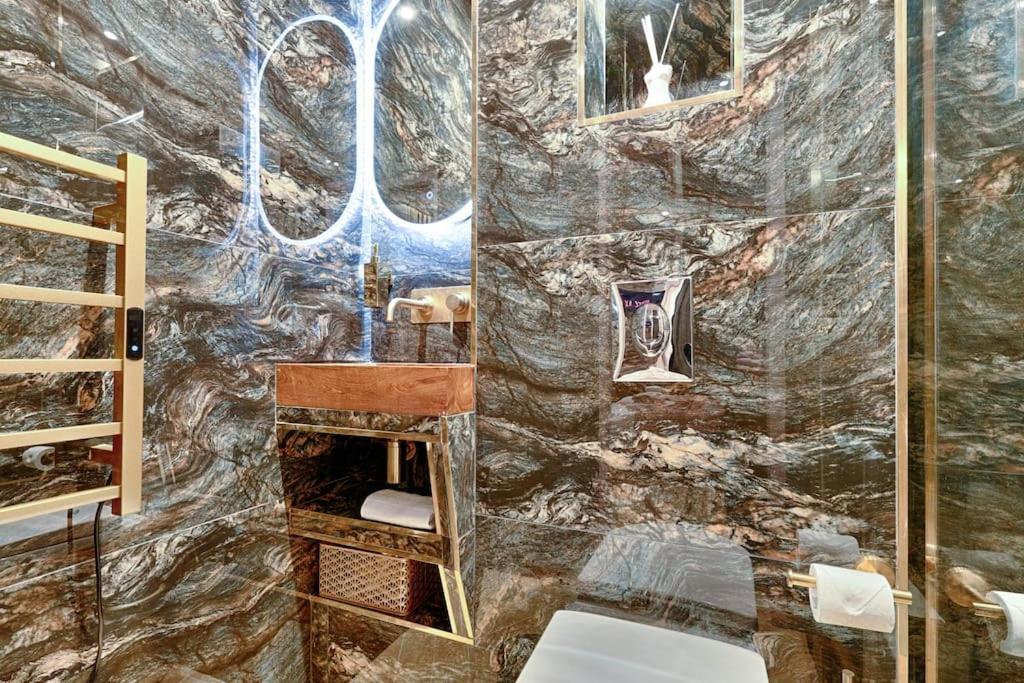 Welcome To Secret Appartement