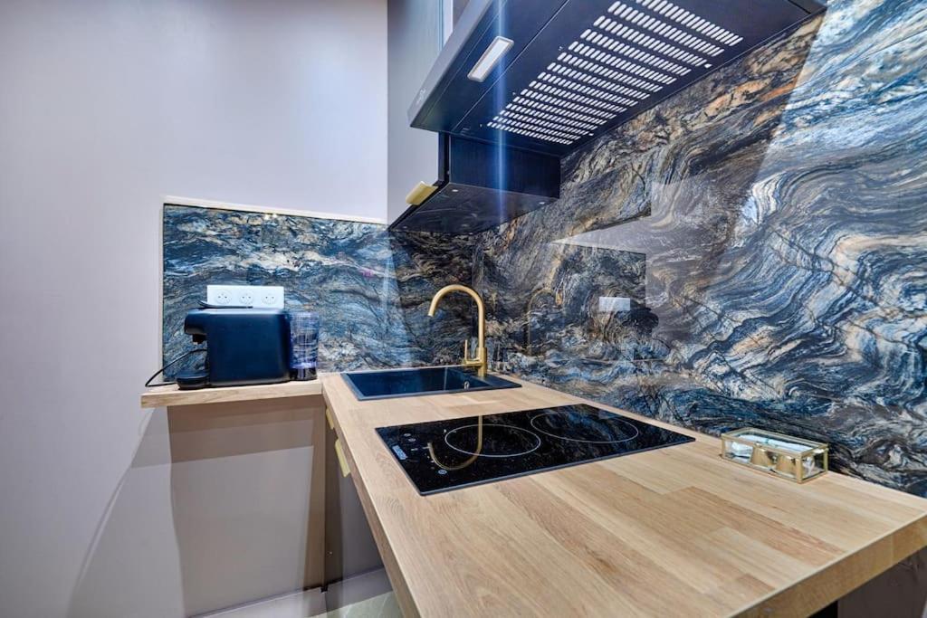 Welcome To Secret Appartement *